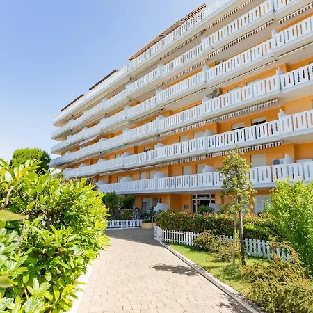 Nicesolo Apartman *